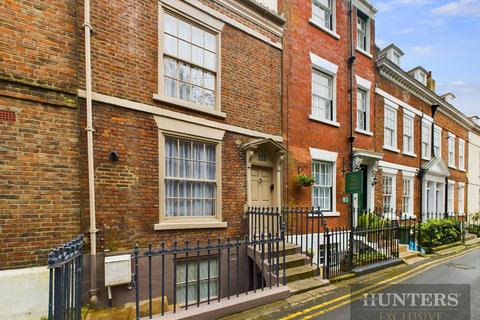 3 bed property, in Longwestgate, £300,000