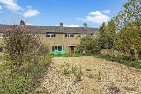 3 bed property, in High Street, £250,000