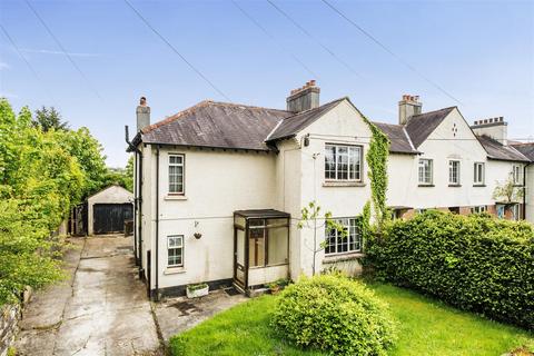 2 bed property, in Prince Charles Terrace, £250,000