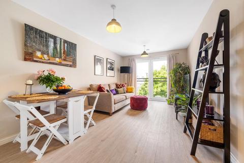 3 bed property, in Effra Parade SW2, £475,000