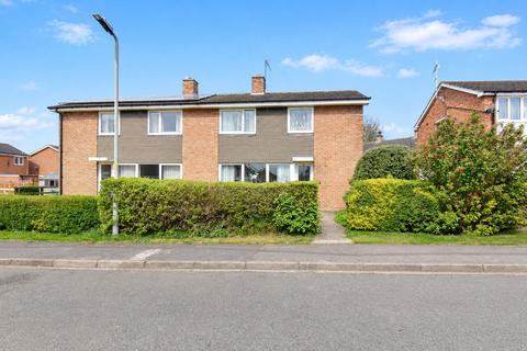 3 bed property, in Moorview Road, £165,000
