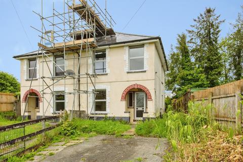 3 bed property, in Dobwalls, £135,000