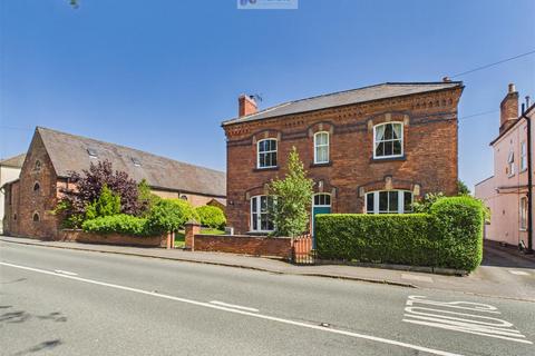 4 bed property, in High Street, £575,000