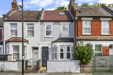 5 bed property, in Moorefield Road, £700,000
