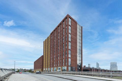 2 bed property, in Park Central, £220,000