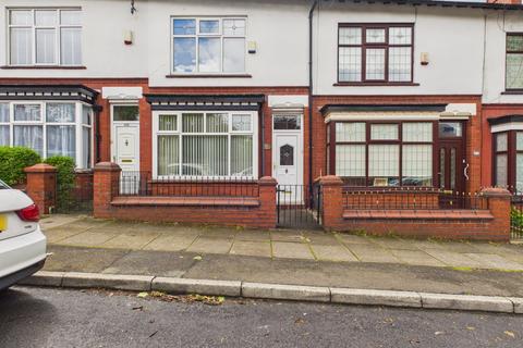 2 bed property, in Ladbrooke Road, £190,000