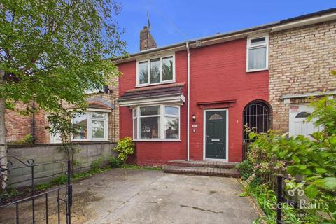 3 bed property, in Hasfield Road, £150,000