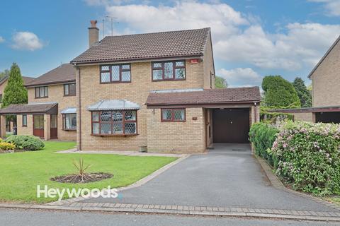 4 bed property, in Long Meadow, £350,000