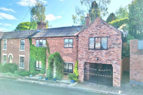 2 bed property, in Gaol Butts, £290,000