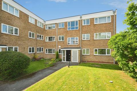 1 bed property, in Croft Close, £80,000