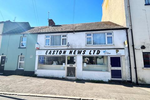 1 bed property, in Straits, £230,000
