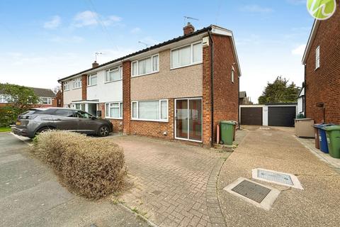 3 bed property, in Silverdale, £325,000