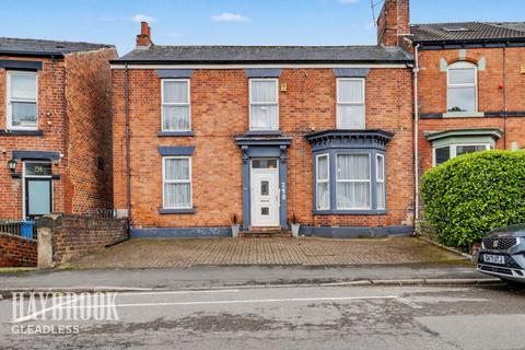 4 bed property, in Albert Road, £450,000