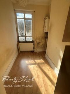 2 bed property, in Eastdown Park, £150,000