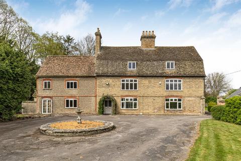 10 bed property, in Commercial End, £1,000,000