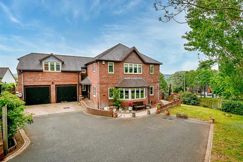 5 bed property, in Alveley House, £995,000