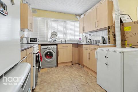 3 bed property, in Kingsfold, £190,000