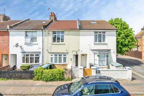 2 bed property, in Ockley Road, £165,000