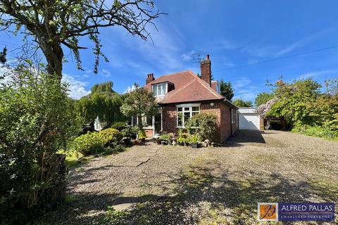 3 bed property, in Whitburn Road, £690,000