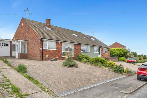 2 bed property, in Kirkstone Drive, £365,000