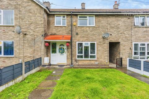 2 bed property, in The Clough, £165,000