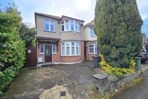 3 bed property, in Southfield Park, £649,950