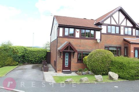 3 bed property, in Barratt Gardens, £260,000
