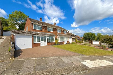 3 bed property, in Bowland Crescent, £465,000