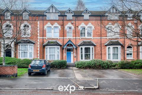 2 bed property, in Victory House 64-68, £135,000