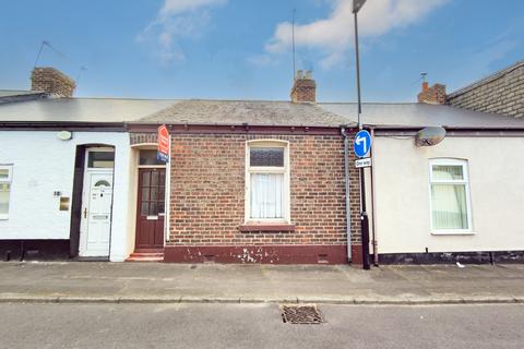 2 bed property, in 12 Mortimer Street, £10,000