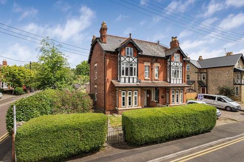 5 bed property, in Stonehouse GL10, £695,000