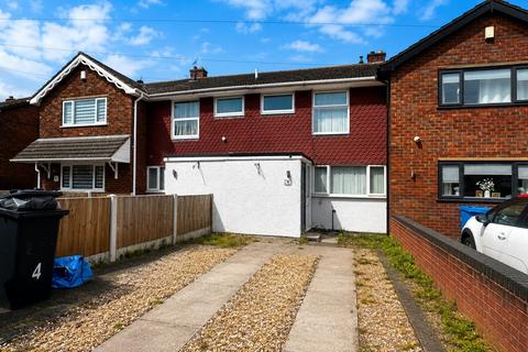 2 bed property, in Well Lane, £190,000