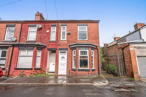 3 bed property, in Emley Street, £260,000