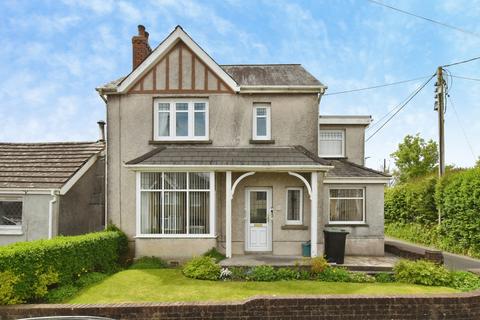 3 bed property, in Gate Road, £250,000