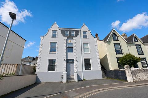 9 bed property, in Radnor Street, £595,000
