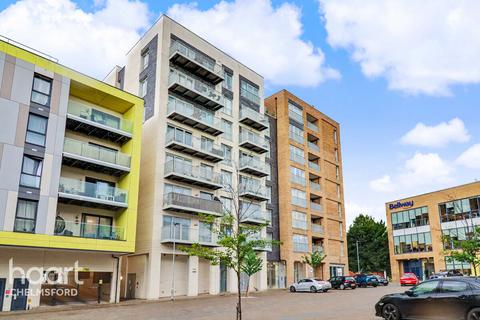 1 bed property, in Cunard Square, £240,000