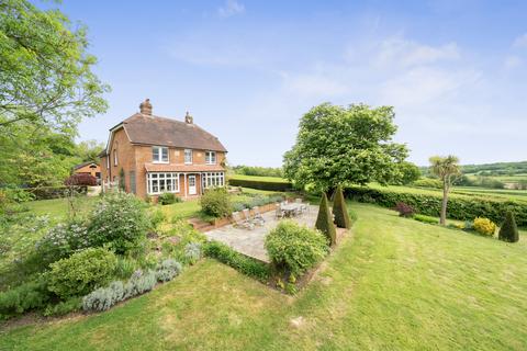 5 bed property, in School Hill, £1,350,000