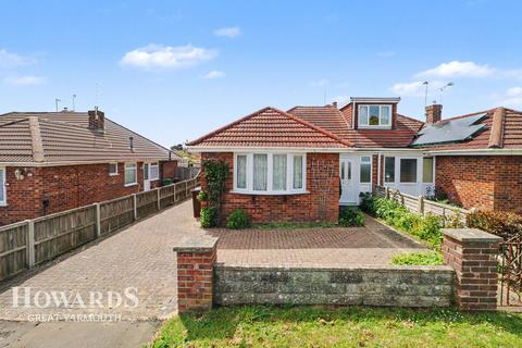 2 bed property, in Grange Road, £230,000