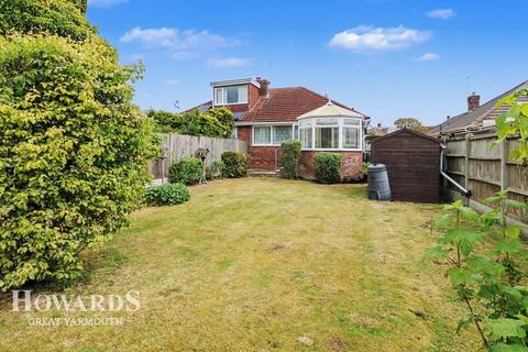 2 bed property, in Grange Road, £230,000