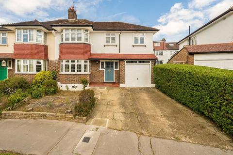 4 bed property, in Hillcote Avenue, £800,000