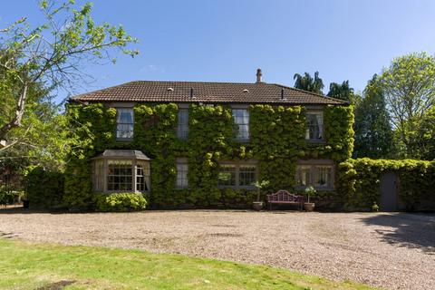 5 bed property, in Aylesby Road, £925,000