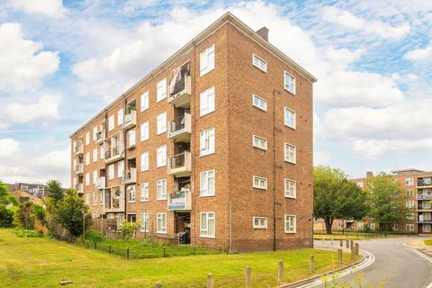 1 bed property, in Summit Estate, £300,000