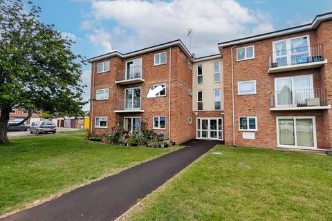 2 bed property, in Seville Court, £175,000