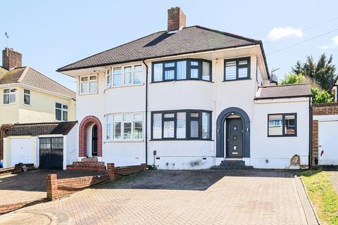 3 bed property, in Brownspring Drive, £675,000
