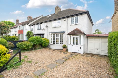 4 bed property, in Westmount Road, £775,000