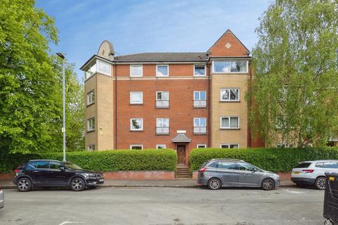 2 bed property, in Whiteoak Road, £185,000
