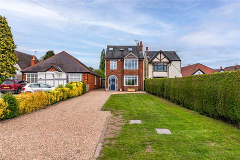 4 bed property, in Moor Road, £575,000