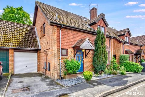 5 bed property, in Burley Down, £550,000