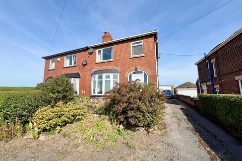 3 bed property, in Leeds Road, £360,000