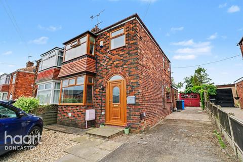 3 bed property, in Common Lane, £190,000
